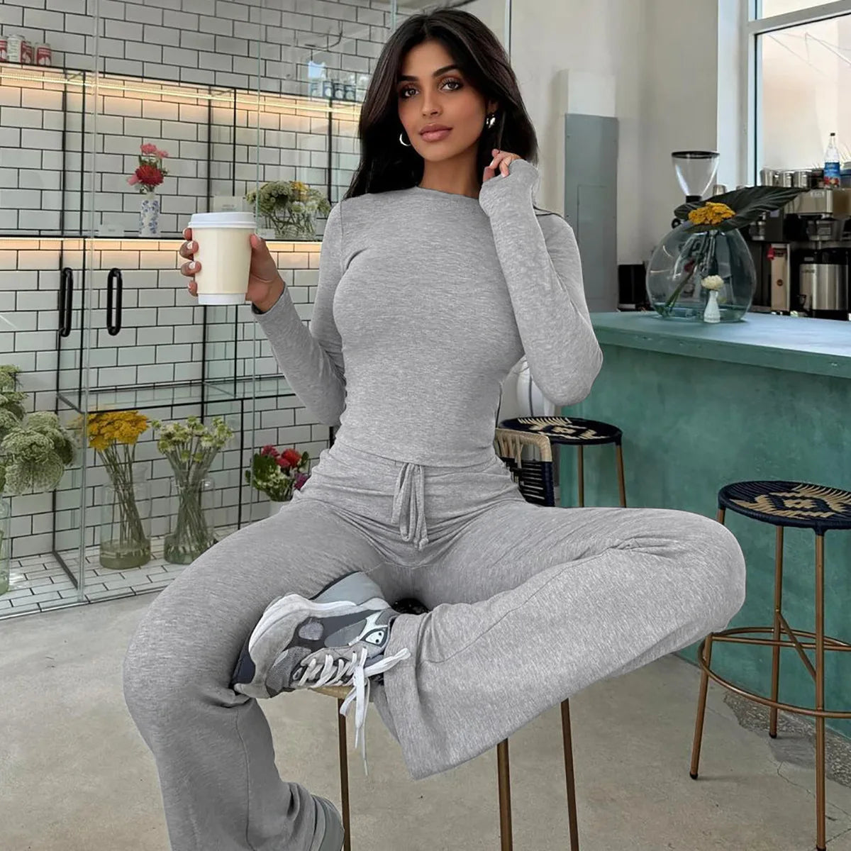 Chic 2-Piece Casual Set - Long Sleeve Crop Top & Drawstring Flare Pants