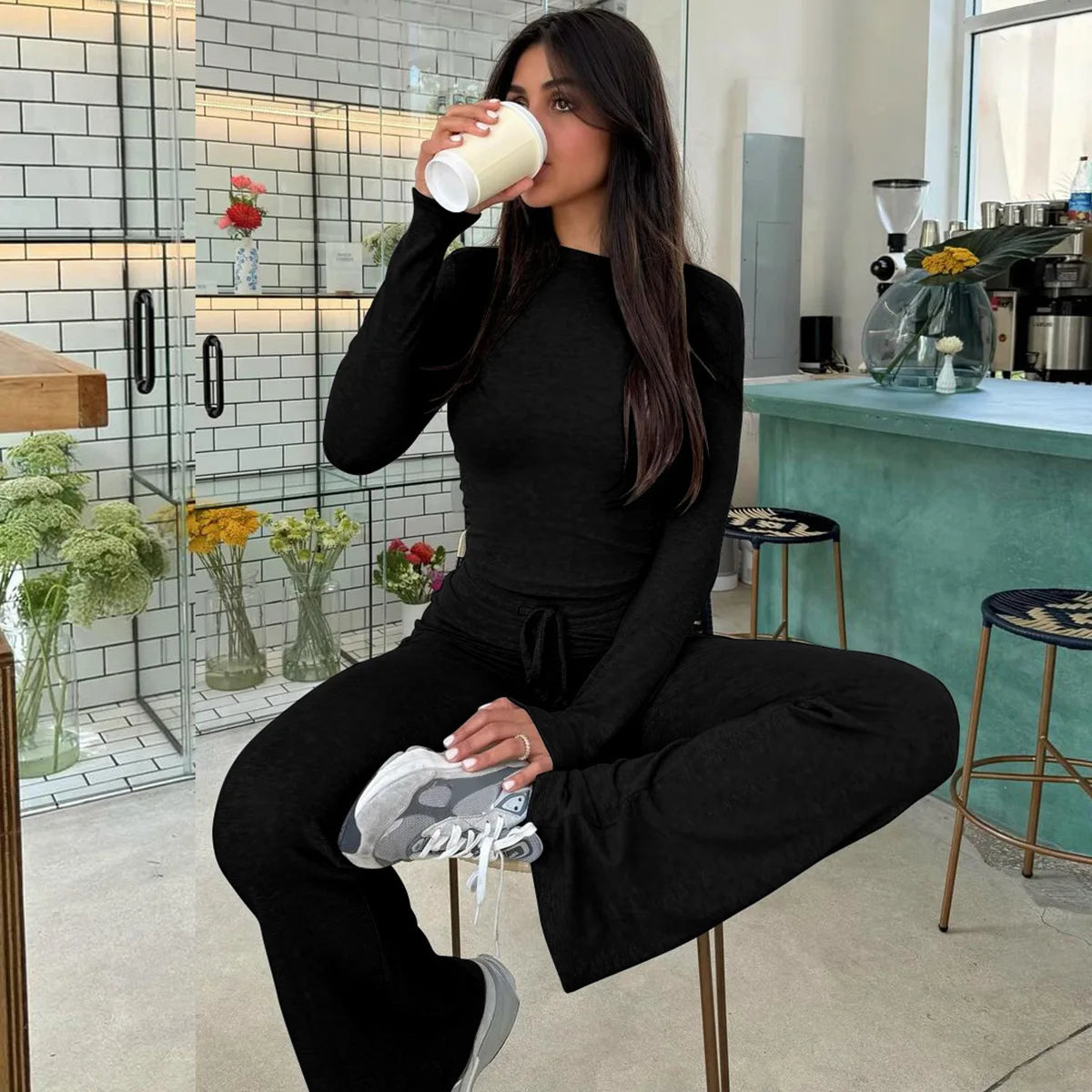 Chic 2-Piece Casual Set - Long Sleeve Crop Top & Drawstring Flare Pants